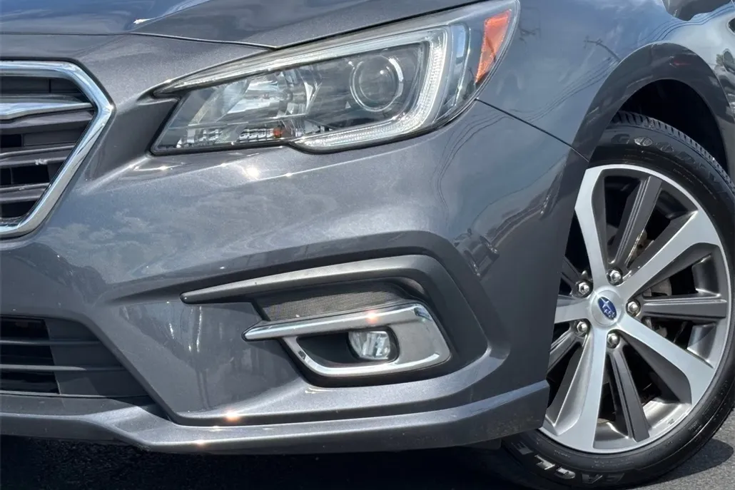2019 Subaru Legacy Limited photo 1