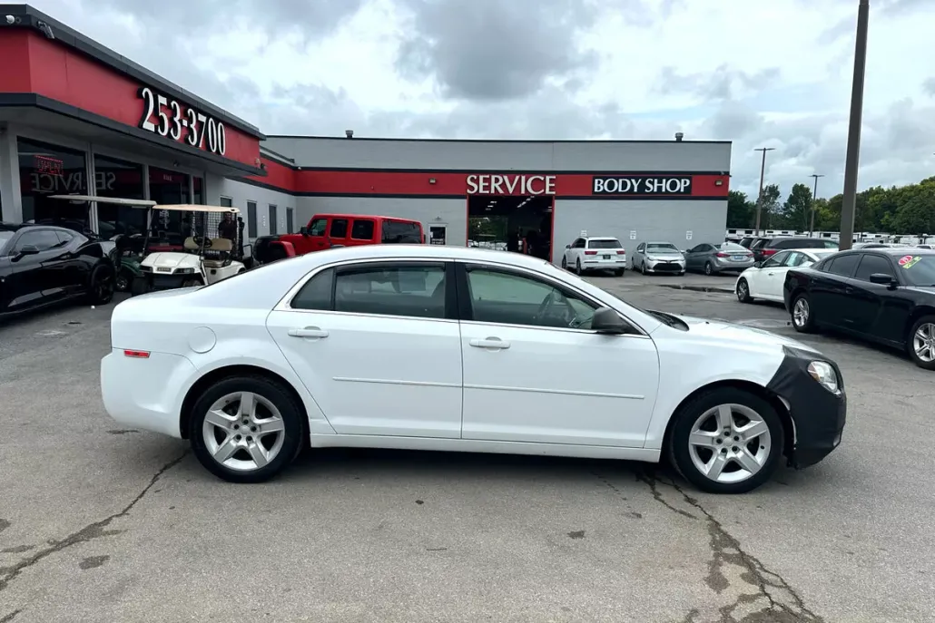 2011 Chevrolet Malibu LS photo 1