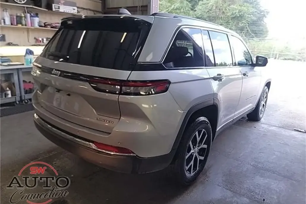 2024 Jeep Grand Cherokee Limited photo 1