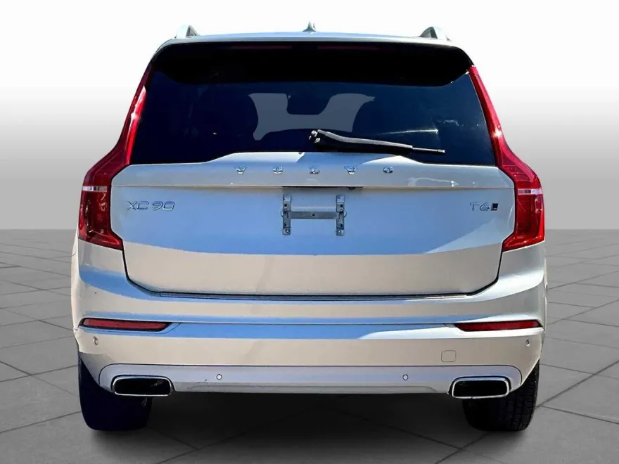 2017 Volvo XC90 Momentum T6 AWD photo 1