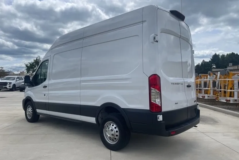 2022 Ford Transit photo 1