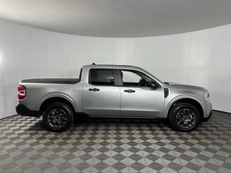 2024 Ford Maverick XLT photo 1