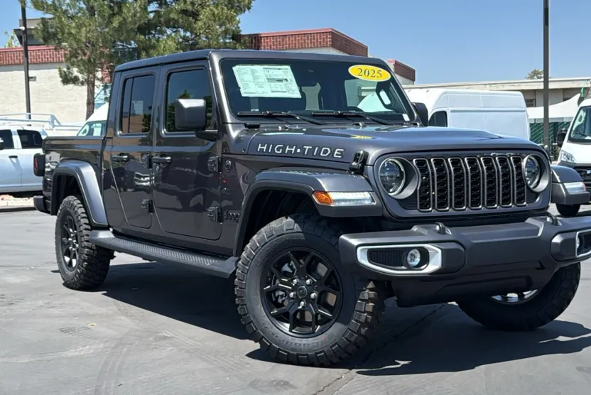 2025 Jeep Gladiator Sport photo 1