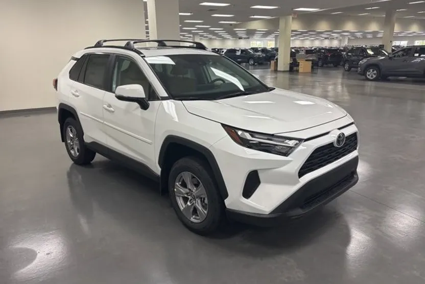 2025 Toyota RAV4 XLE photo 1