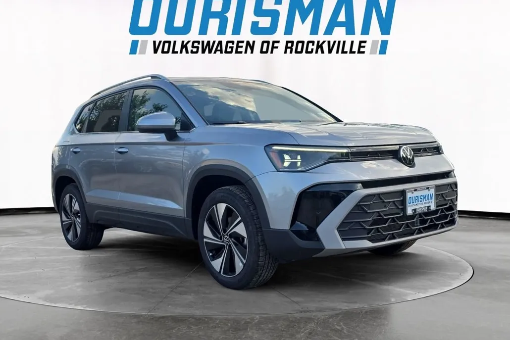2025 Volkswagen Taos SE photo 1