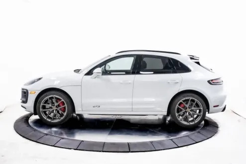 2024 Porsche Macan GTS photo 2