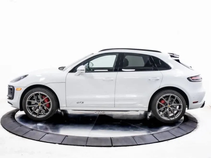 2024 Porsche Macan GTS photo 2