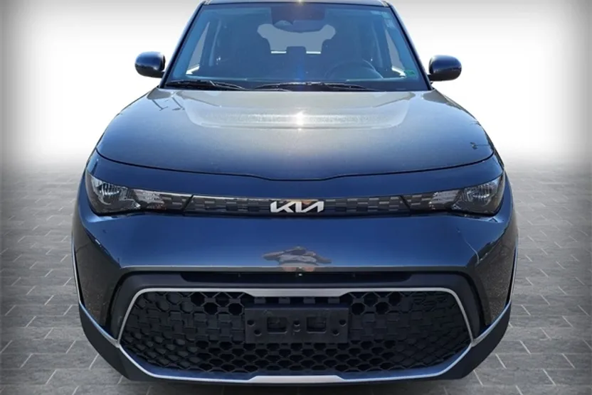 2023 Kia Soul LX photo 1