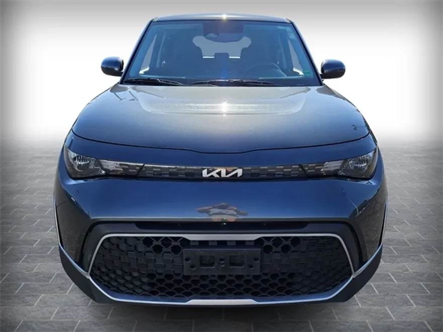 2023 Kia Soul LX photo 1