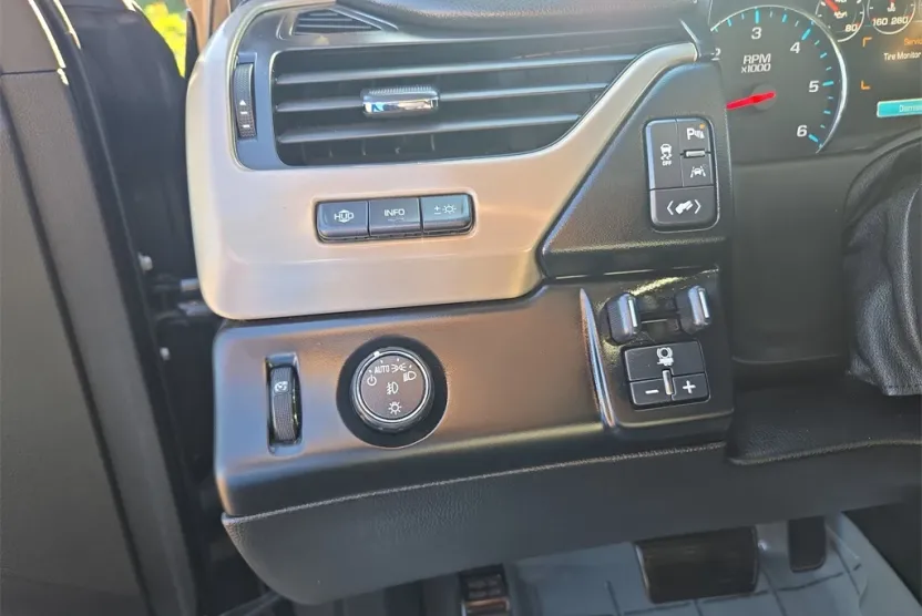 2017 Gmc Yukon XL Denali photo 1