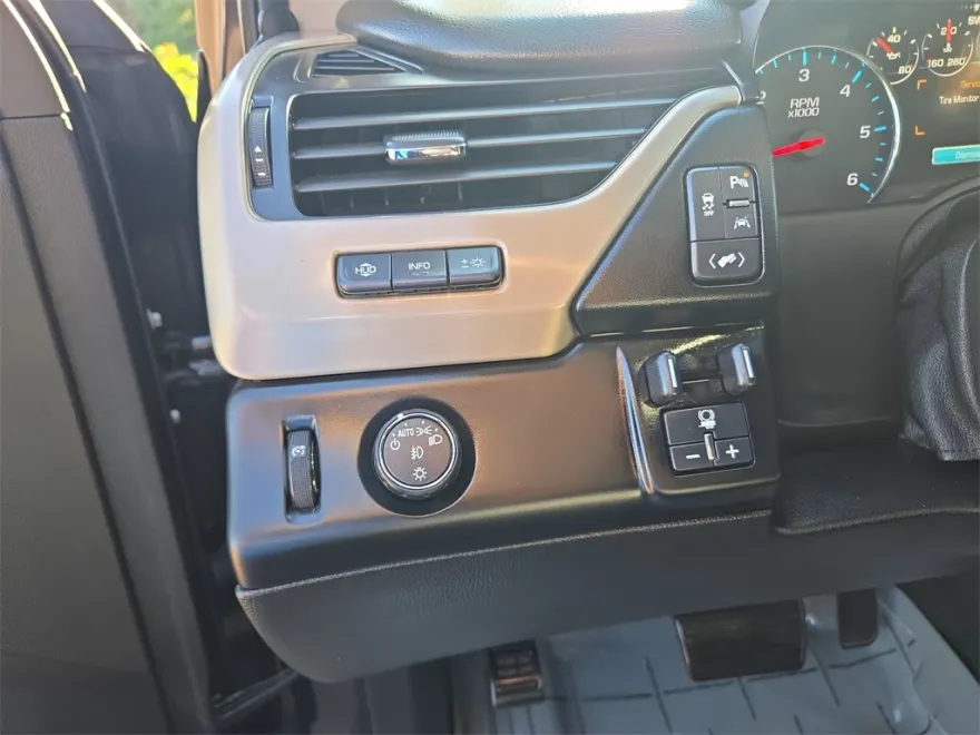 2017 Gmc Yukon XL Denali photo 1