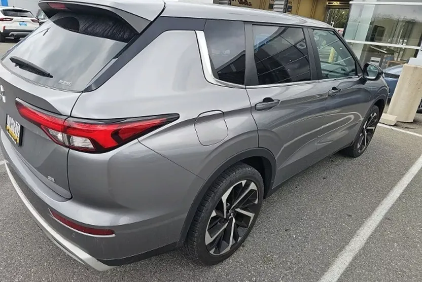 2022 Mitsubishi Outlander Black Edition LE SEL GT photo 1