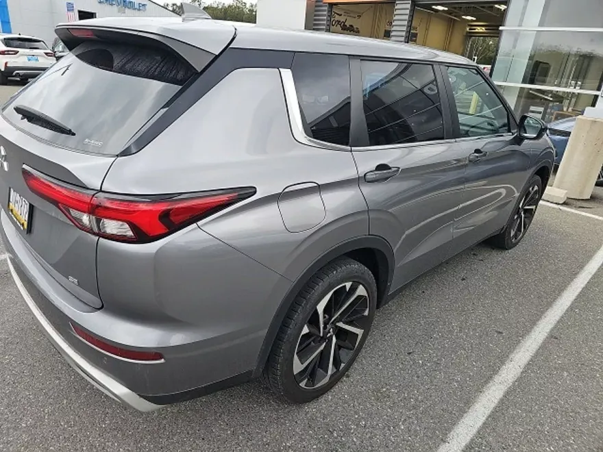 2022 Mitsubishi Outlander Black Edition LE SEL GT photo 1