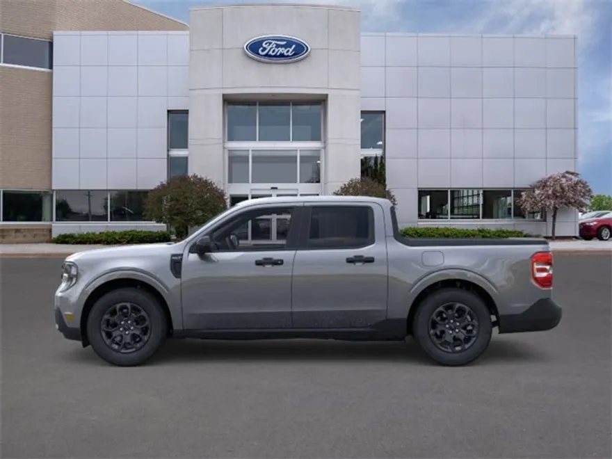 2025 Ford Maverick XLT photo 1