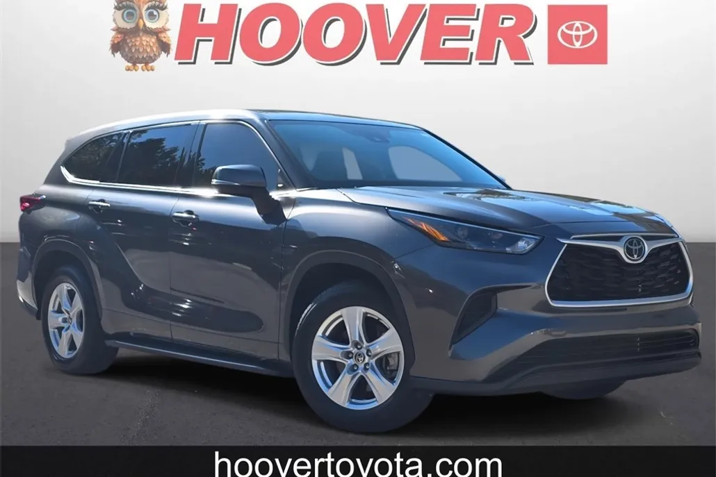 2022 Toyota Highlander L photo 1