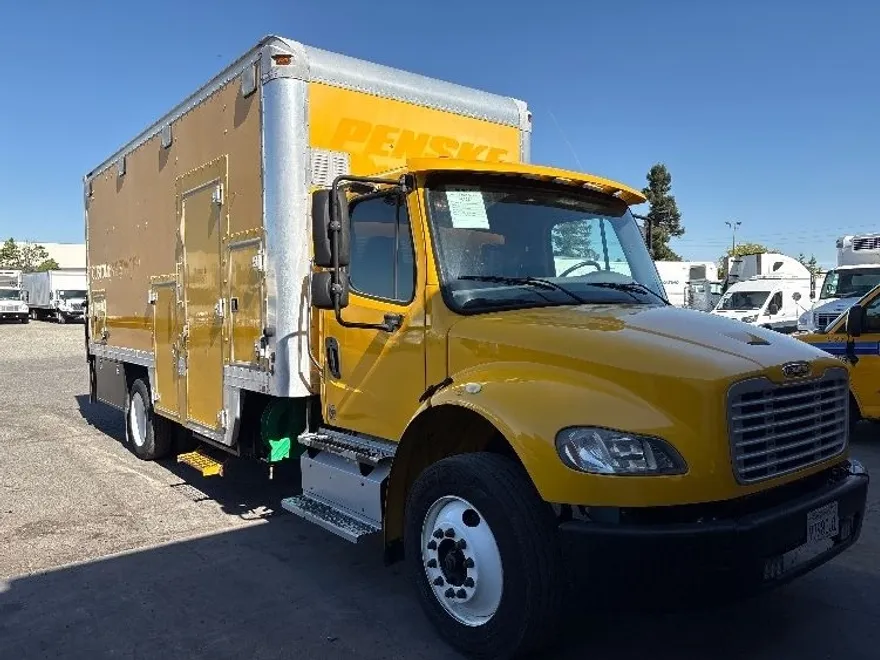 2013 Freightliner M2 106 Medium Duty photo 1
