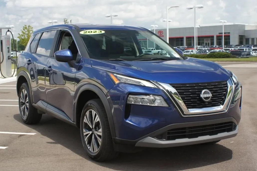 2023 Nissan Rogue SV photo 1