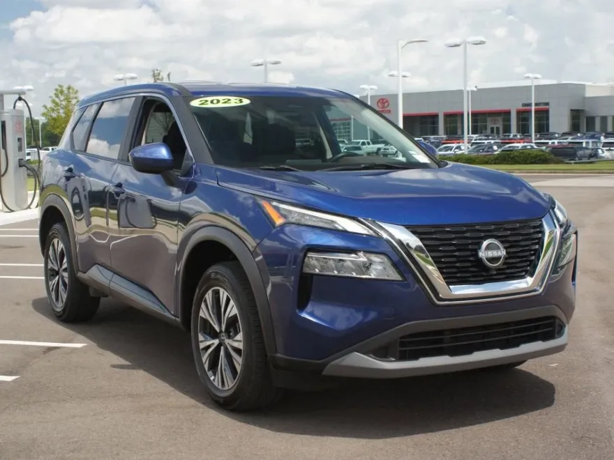 2023 Nissan Rogue SV photo 1
