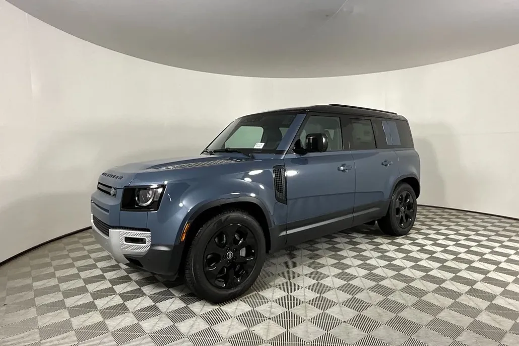 2025 Land Rover Defender 110 S photo 1