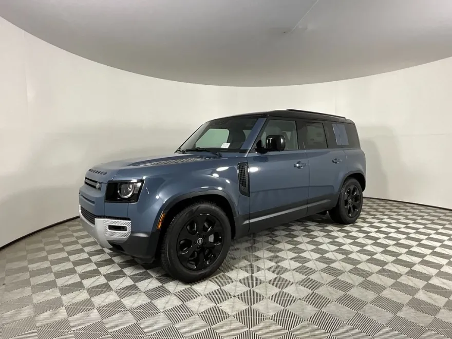 2025 Land Rover Defender 110 S photo 1