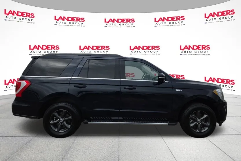 2021 Ford Expedition XLT photo 1