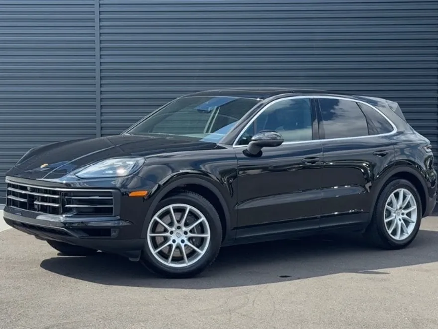2024 Porsche Cayenne photo 1