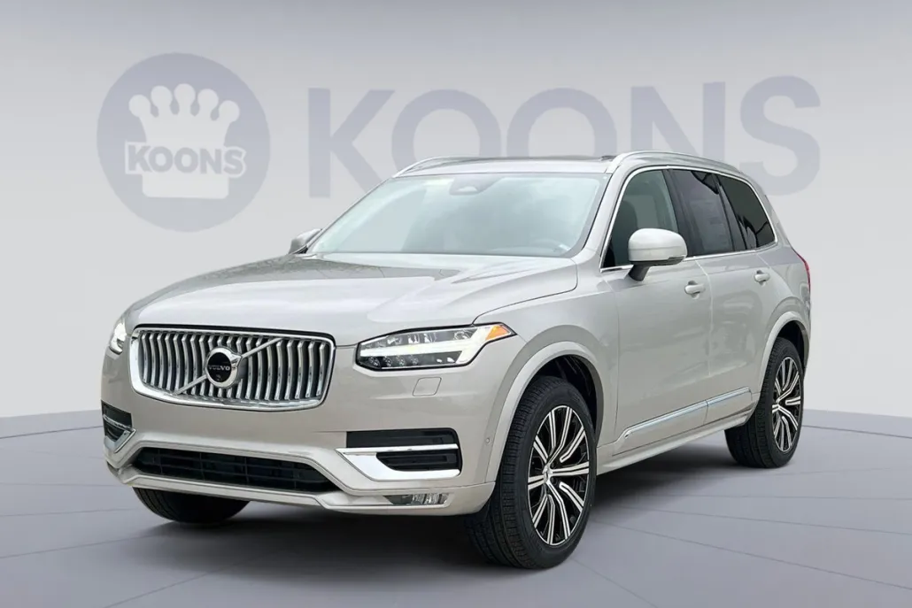 2025 Volvo XC90 Plus photo 1