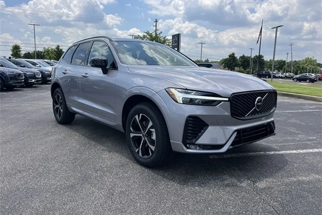 2026 Volvo XC60 B5 Core photo 1