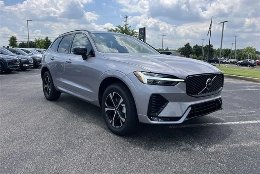 2026 Volvo XC60 B5 Core photo 1