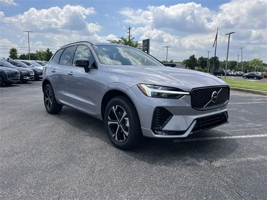 2026 Volvo XC60 B5 Core photo 1