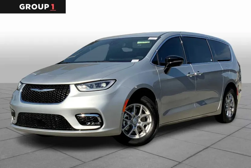 2026 Chrysler Pacifica photo 1