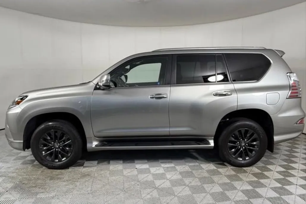 2023 Lexus GX 460 photo 1
