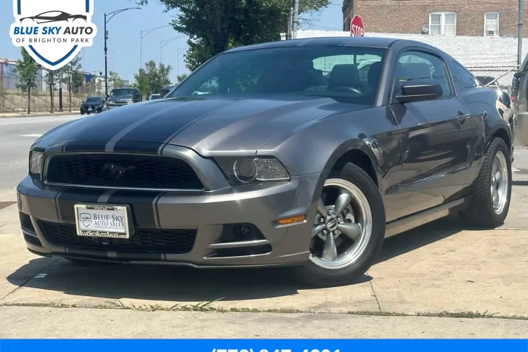 2014 Ford Mustang V6 photo 1