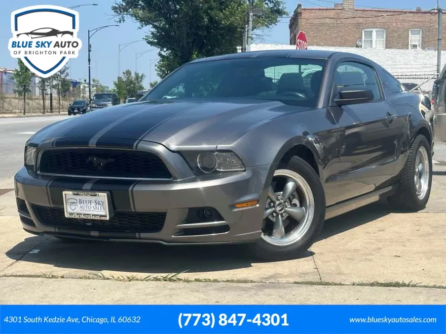 2014 Ford Mustang V6 photo 1