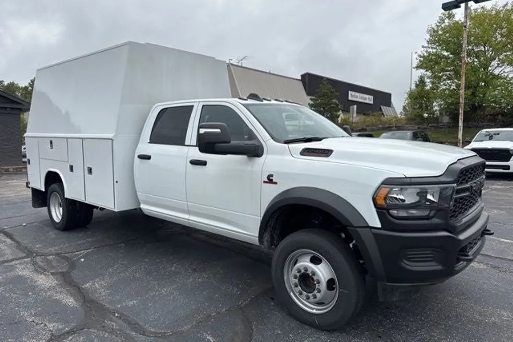2024 Ram 5500 photo 1