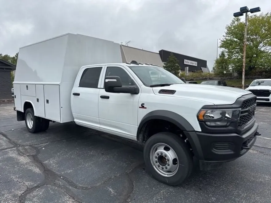 2024 Ram 5500 photo 1