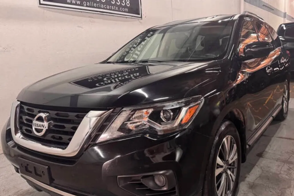2020 Nissan Pathfinder S photo 1