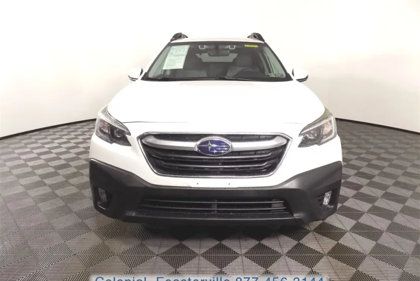 2020 Subaru Outback Premium photo 1