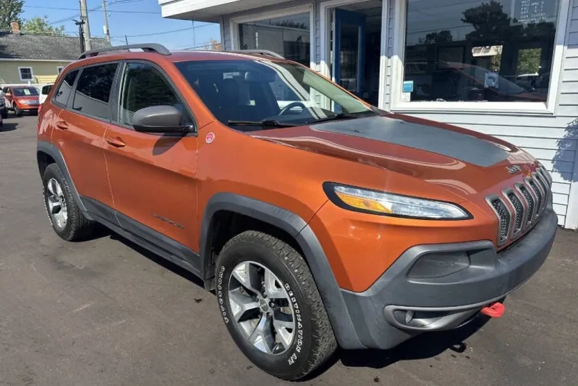2016 Jeep Cherokee Trailhawk photo 1