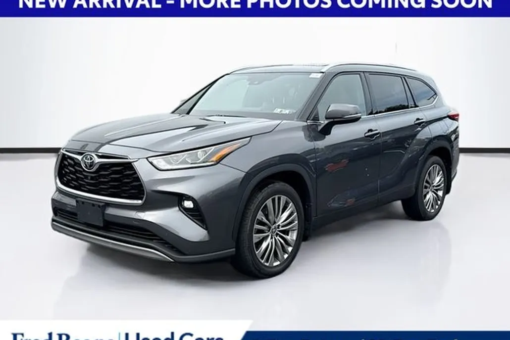 2022 Toyota Highlander Platinum photo 1