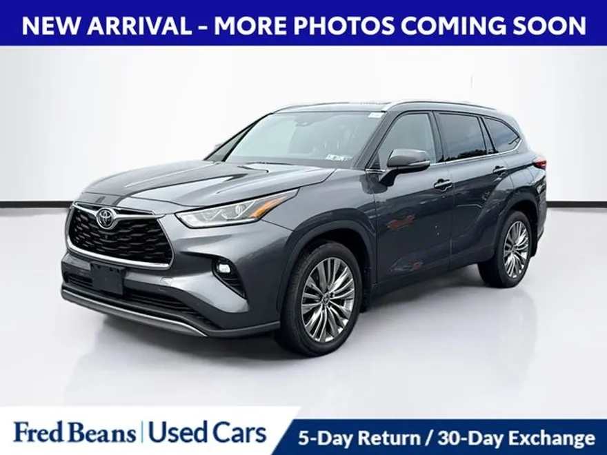 2022 Toyota Highlander Platinum photo 1