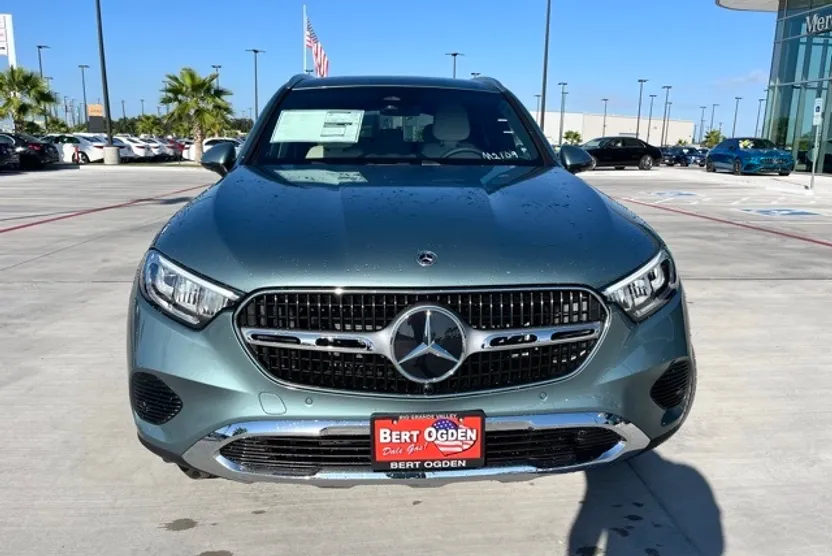 2026 Mercedes Benz GLC 300 4MATIC photo 1