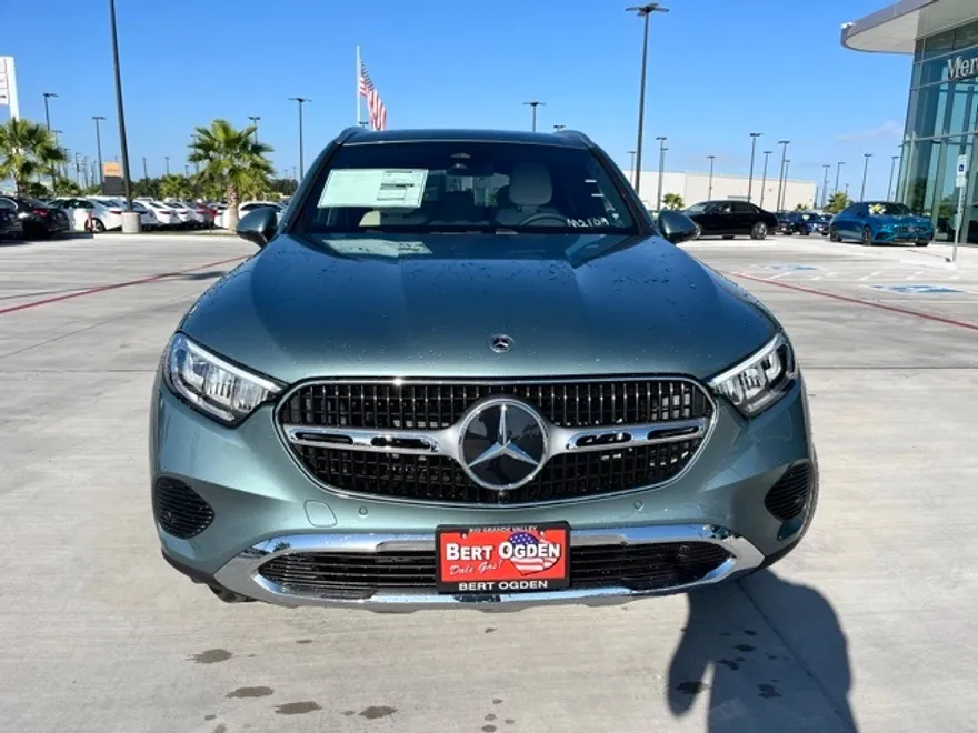 2026 Mercedes Benz GLC 300 4MATIC photo 1