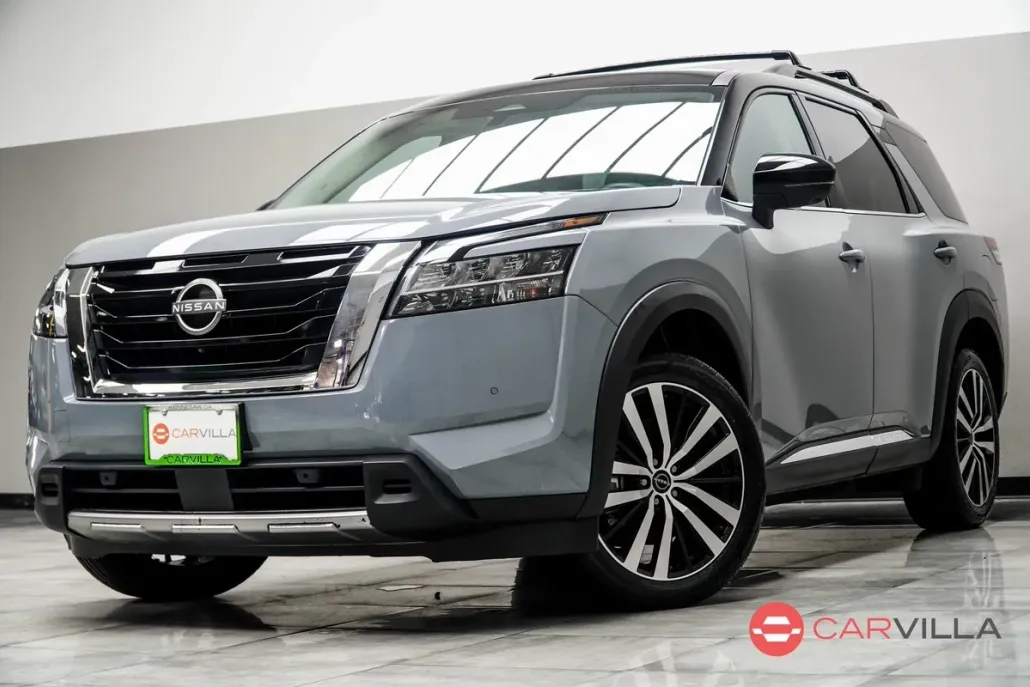 2023 Nissan Pathfinder Platinum photo 1