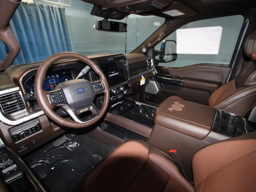 2025 Ford F-350 King Ranch photo 2