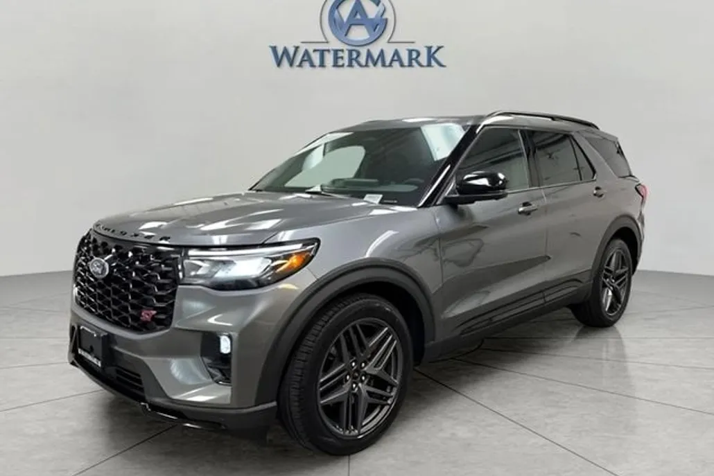 2025 Ford Explorer ST photo 1