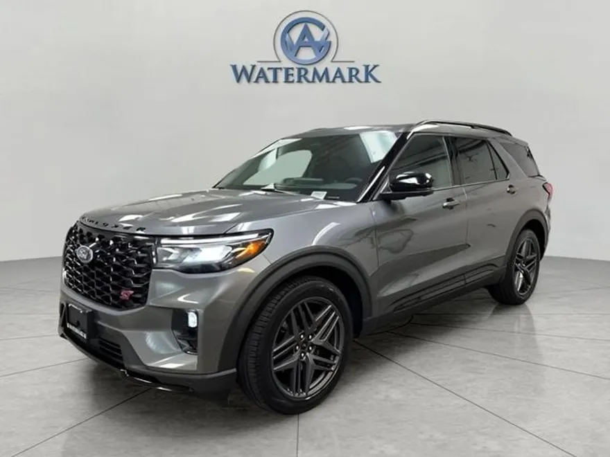 2025 Ford Explorer ST photo 1