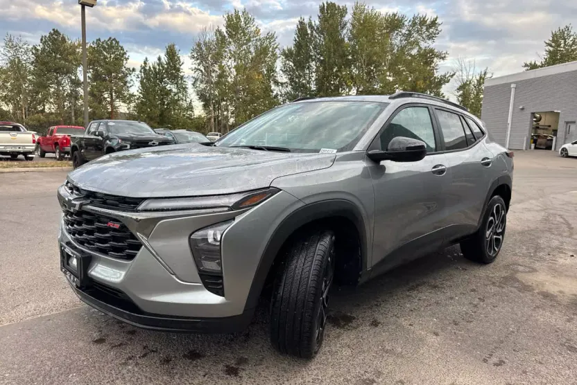 2025 Chevrolet Trax photo 1