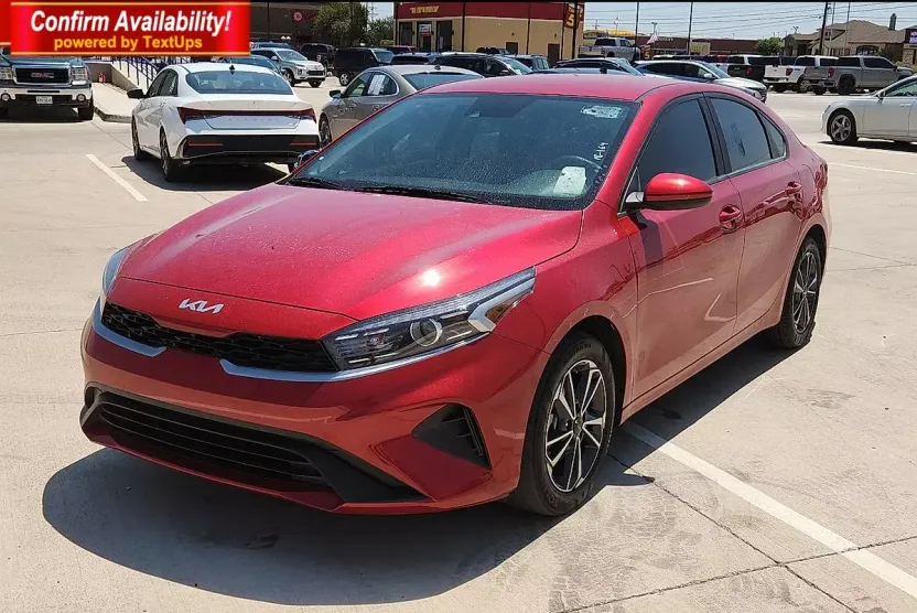 2023 Kia Forte LXS photo 1