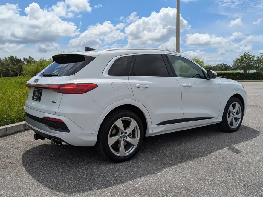2025 Audi Q5 2.0T Prestige photo 1